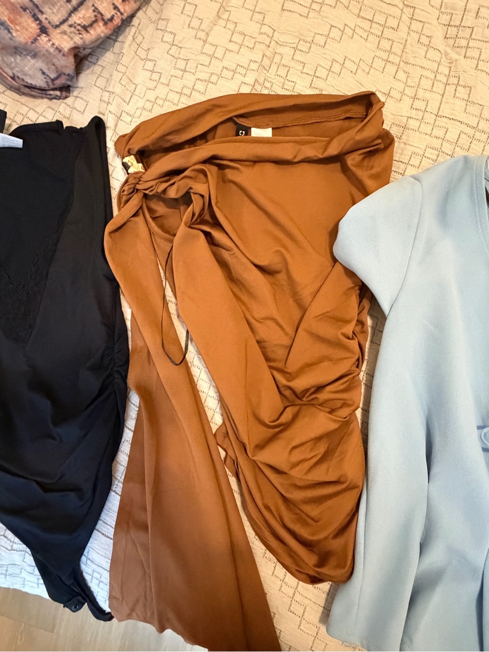 BUNDLE- H&M top bundle - Picture 4 of 8